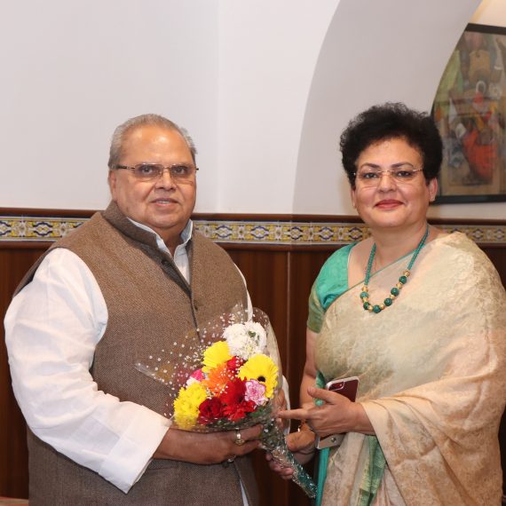 ३ मार्च, २०२० ह्या दिसा राजभवन डोनापौला हांगा गोंयचे राज्यपाल श्री सत्य पाल मलिक हाणीं राष्ट्रीय बायलां आयोगाची अध्यक्ष श्रीमती रेखा शर्मा हांचेकडे संवाद केलो.