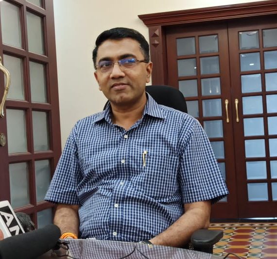 २९ मार्च, २०२० ह्या दिसा,अल्तिन्हो पणजी आपल्या निवासस्थानांन मुखेलमंत्री डॉ. प्रमोद सावंत,प्रेसाकडे उलयताना