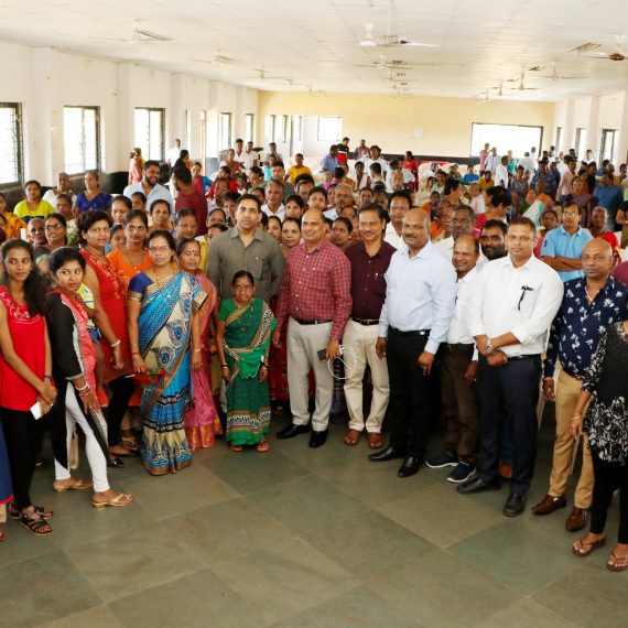 आदिवासी कल्याण खात्याचें मंत्री श्री गोविंद गावडे 16 नोव्हेंबर 2019 ह्या दिसा बाटी , गोयं वेल्हा हांगा येवजण जागरूकता कार्यक्रमाक उपस्थित आशिल्ले .