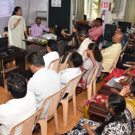 30 ऑक्टोबर, 2019 ह्या दिसा म्हायती आनी प्रसिद्धी संचालनालयांत दक्षता सप्ताह मनोवपाच्या निमित्तानं दक्षता संचालनालयाची दक्षता अधिकारी श्रीमती नेल्सी फर्नांडिस हाणीं अखंडता-जीवनशैली या विषयाचेर भाषण दिलें. सहसंचालक श्री रमेश नाईक ,म्हायती अधिकारी श्री प्रकाश नाईक आनी श्री जॉन अगुइअर उपस्थित आशिल्ले.