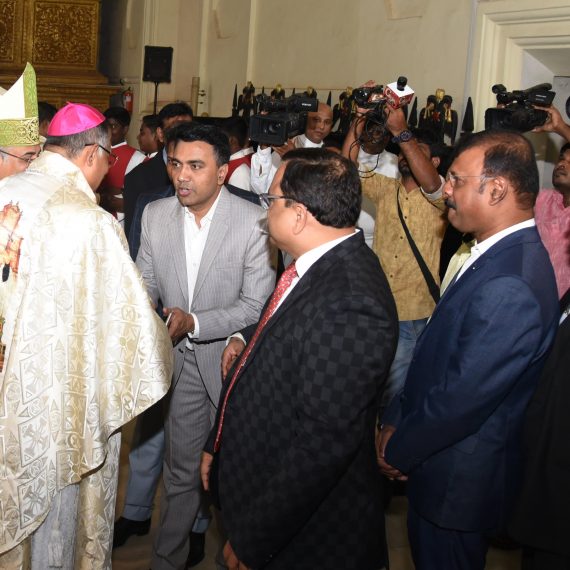 3 डिसेंबर 2019 ह्या दिसा ओल्ड गोवा हांगा सेंट फ्रान्सिस झेवियरच्या फिस्ट मासाक मुखेलमंत्री डॉ. प्रमोद सावंत उपस्थित आशिल्ले .