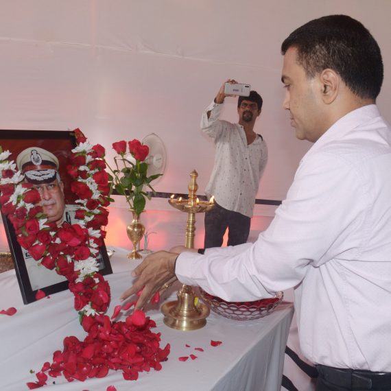 १९ नोव्हेंबर २०१९ ह्या दिसा पणजी हंगा मुखेलमंत्र्यान आनी उप मुखेलमंत्र्यान हेर लोकांबरोबर गोंयच्या पायलीच्या डीजीपी क श्रद्धांजली दिली