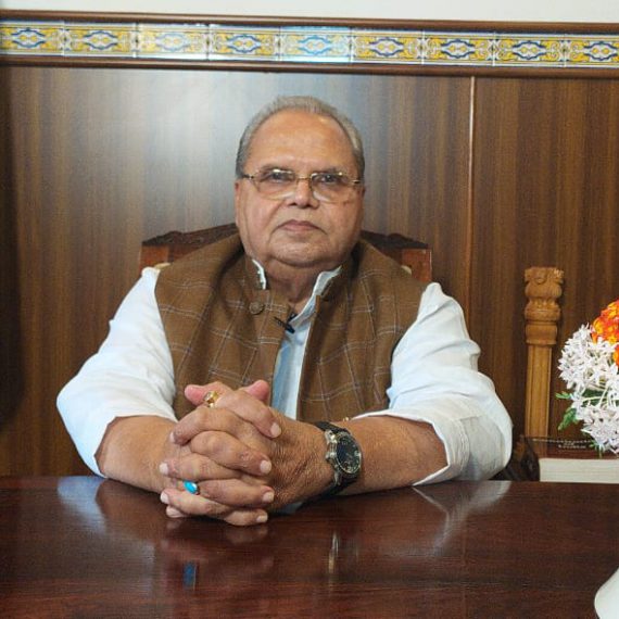 गव्हर्नर स्टेटहूड डे ग्रीटिंग्ज वाढवते