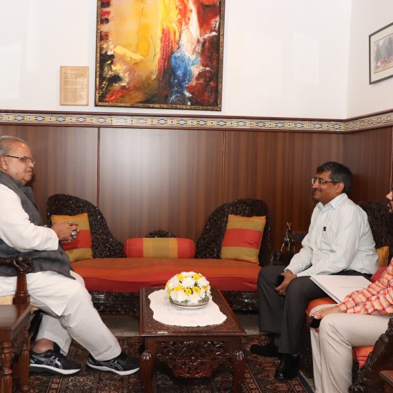 गोंय राज्यपाल नगर विकास आनी वन विभागाचे प्रधान सचिव श्री पुनीत गोयल, आयएएस 5 डिसेंबर, 2019 ह्या दिसा राजभवन, डोनापॉल हांगा झाली .