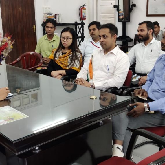 झेपिओ परत आयिल्ले अधिकार्यांची बैठक घेतली
