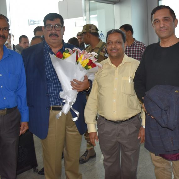 12 डिसेंबर, 2019 ह्या दिसा दाबोळी विमानतळाचेर अतिरिक्त सचिव (शिश्टाचार ) श्री व्ही. एम. परांजपे हाणीं इस्लामी रिपब्लिक ऑफ अफगाणिस्तान सरकारचे सीमा व आदिवासी व्यवहार मंत्री एच. ई. मोहम्मद शफीक गुल आघा शेरझल हांका येवकार दिलो;