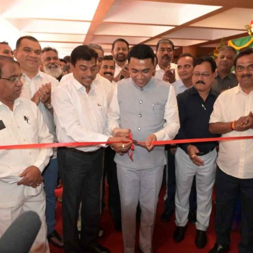 मुख्यमंत्री डॉ. प्रमोद सावंत हांणी कला अकादमीत ग्रामीण उदरगत खात्याच्या गोंय राज्य ग्रामीण उपजीविका अभियाना वतीन आयोजीत सेवा पखवाडा 2025 कार्यक्रमाचे उक्तावण केले.