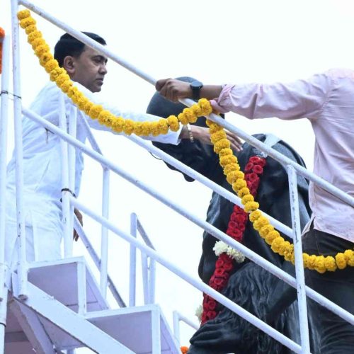 Chief Minister Dr. Pramod Sawant led the people of the State to paid floral tributes to the statue of Mahatma Gandhi at Old Goa