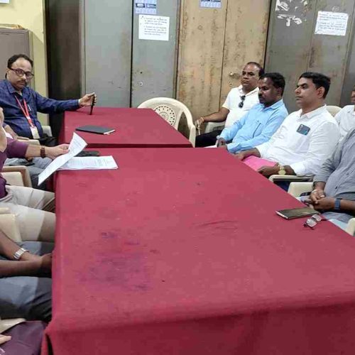 Officials of the Revenue Department including Mamlatdars, Joint Mamlatdars, Circle Inspectors and Talathis Hold Review Meet For The Implementation Of “Mhaje Ghar” Yojana
