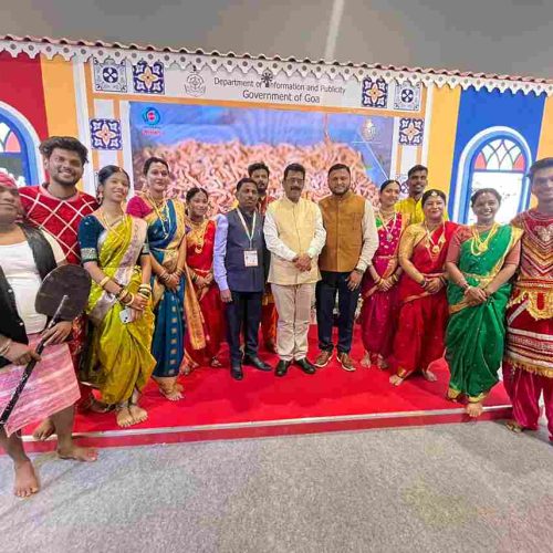 खासदार सदानंद शेट तानावडे हांणी नवी दिल्लीत भारत आंतरराष्ट्रीय वेपार मेळाव्यातल्या  गोवा पॅव्हेलियनला भेट दिली