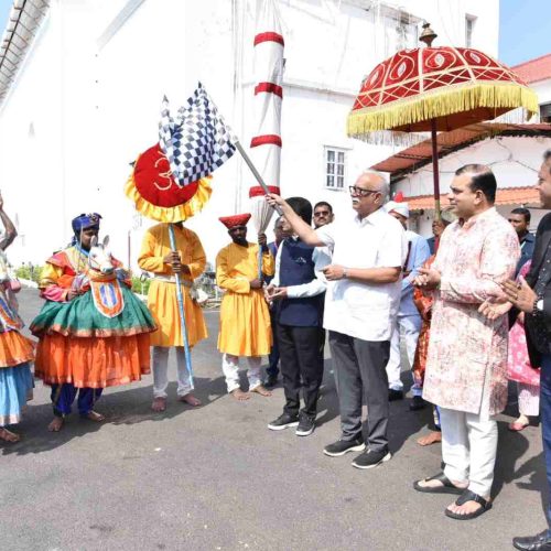 Governor, Shri Pusapati Ashok Gajapathi Raju in the presence of Minister for Tourism, Shri Rohan Khaunte flagged off the Lok Bhavan Darshan tour at Lok Bhavan.