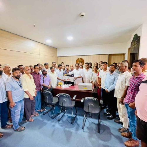 गोंय हस्तकला, ग्रामीण आनी लघु उद्देग उदरगत म्हामंडळान राज्यांतल्या पारंपरिक कारागिरांक आवश्यक हत्यारां आनी सामुग्री आशिल्ल्या किटाचे वाटप केले.